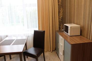 Фото номера Улучшенный двухместный номер с 1 кроватью Гостиница 12 Месяцев г. Печоры 8